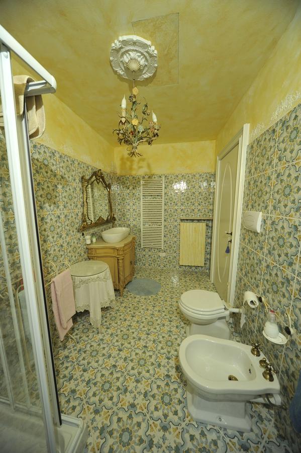 La Maison Delle Favole Дезенцано-дель-Гарда Экстерьер фото